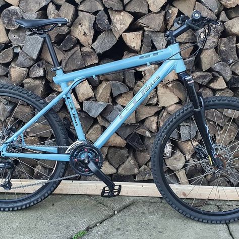 Custom GT Avalanche MTB mountain bike build finished in Fiat Classic Blue Gt Mountain Bikes, Gt Bikes, Hybrid Bikes, Mtb Bike Mountain, Hybrid Bike, Custom Bike, Mountain Bikes, Cycling Bikes, Custom Bikes