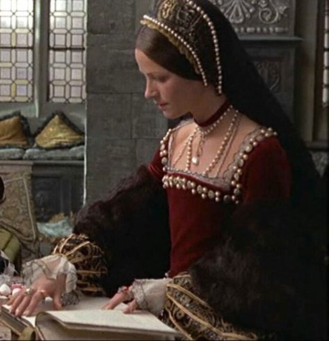 Tudor Clothing, Six Wives Of Henry Viii, Red Velvet Gown, Arthouse Movies, Tudor Dress, Period Films, Hans Holbein The Younger, Tudor Fashion, Wives Of Henry Viii