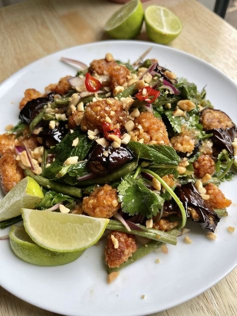 Crispy Rice Salad, Thai Curry Paste, Spicy Pasta, Crispy Rice, Rice Salad, Cocktail Desserts, Thai Curry, Curry Paste, Rice Crispy