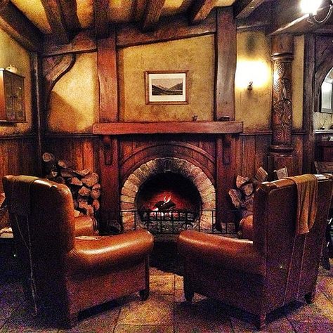 A roaring fire inside the Green Dragon. | Flickr - Photo Sharing! Round Fireplace, Hobbit Homes, Hufflepuff Common Room, Hobbit Holes, Casa Hobbit, Village Inn, Hobbit Hole, Fire Inside, Hobbit House