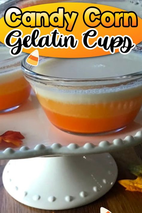 Calling all candy corn fans! This delicious milk-based gelatin recipe was inspired by your favorite candy. Also, when trying to come up with desserts for Thanksgiving, I realized I have yet to meet a child who does not like jello or gelatin. I came up with this gelatin, which is prepared with milk, so it also provides protein. Its colors are also perfect for any fall party. Candy Corn Jello, Desserts For Thanksgiving, Jello Jigglers, How To Make Candy, Jello Cups, Gelatin Recipes, Crunchy Salad, All Candy, Jello Recipes