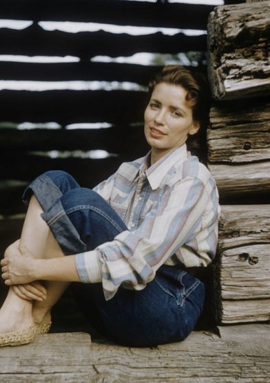 JUNE CARTER CASH #music #womancan #adelinewoman #adelineloves June And Johnny Cash, Johnny Cash June Carter, June Carter, June Carter Cash, Johnny And June, Happy June, Carter Family, Rock N Roll Music, Country Music Stars