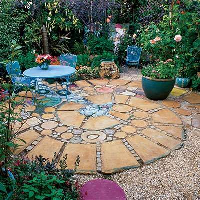 Adobe Backyard, Circular Patio, Jardim Diy, Have Inspiration, The Secret Garden, Beautiful Backyards, Patio Stones, Garden Spaces, Outdoor Rooms