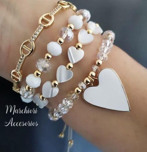 Stretch Beaded Bracelets Diy, Girly Bracelets, Diy Jewelry Set, Valentines Bracelets, Homemade Bracelets, Crystal Bead Jewelry, Pretty Jewelry Necklaces, Bijoux Fil Aluminium, Fancy Jewellery Designs