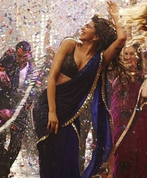 Deepika Padukones dance moves in a gorgeous blue saree! Bollywood Dancing Aesthetic, Deepika Padukone Iconic Movie Looks, Dance Aesthetic Bollywood, Bollywood Saree Look In Movies, Bollywood Movies Outfits, Indian Dancing Aesthetic, Deepika Padukone Dance, India Dance Bollywood, Desi Dance Aesthetic