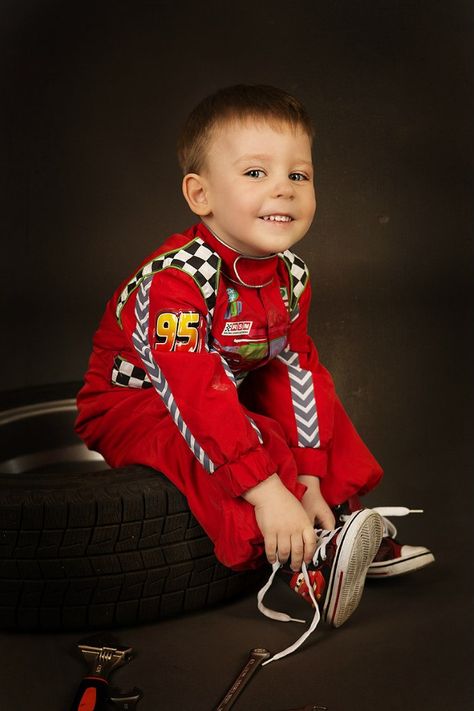 Cars Birthday Pictures, Lightning Mcqueen Birthday Photoshoot, Disney Cars Photoshoot, Cars Theme Photoshoot, Hotwheels Photoshoot, Lightning Mcqueen Photoshoot, Cars Photoshoot, Cars (disney) Party, Kids Scrubs