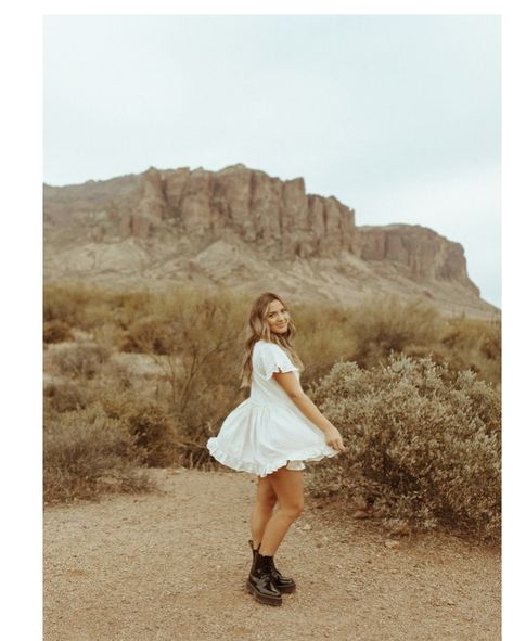 Arizona Senior Pictures, Graduation Pic Ideas, Desert Photoshoot, Desert Botanical Garden, Graduation Photoshoot, Grad Pics, Grad Photos, Graduation Photos, Graduation Pictures