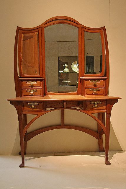 Art Nouveau Nouveau Furniture, Art Nouveau Furniture, Art Nouveau Design, Deco Furniture, Whiplash, Art Deco Furniture, A Mirror, Furniture Styles, Beautiful Furniture