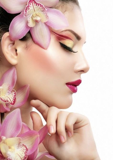 Salon Wallpaper, Beauty Salon Posters, Beauty Parlour, Flowers In Her Hair, Eyelash Extentions, Women Health, Hair And Beauty Salon, Beauty Parlor, Beauty Portrait