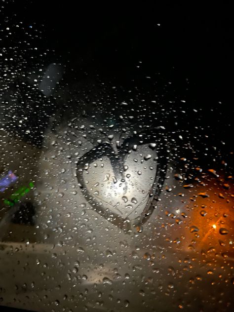 #rain #heart #night #aesthetic #blackandwhite #white #latenightvibes #cars #window #weather Rain Window, Blue Aesthetic Dark, Rain Painting, Night Rain, Rain Wallpapers, Late Night Drives, Phone Wallpaper Images, Rain Photography, Photo Heart