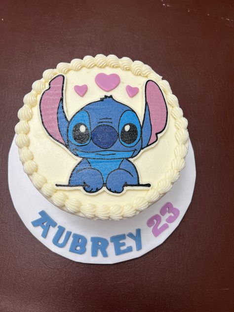 FBCT Stitch Easy Lilo And Stitch Cake, Easy Stitch Cake Ideas, Stitch Buttercream Cake, Stitch Cookie Cake, Stitch Cupcake Cake, Stitch Birthday Cakes, Cake Stitch, Cake Frosting Designs, Lilo And Stitch Cake