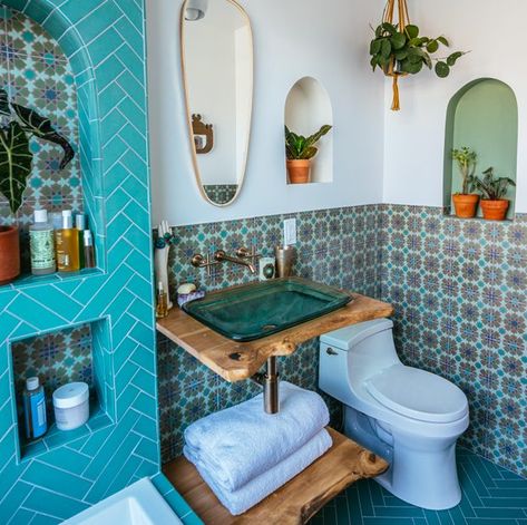 Jungalow Bathroom Before and After with Kohler | Jungalow by Justina Blakeney Moroccan Bathroom, Bad Inspiration, Boho Bathroom, Green Tile, Dream House Decor, Dream Home Design, Bathroom Inspiration, 인테리어 디자인, Bathroom Interior Design