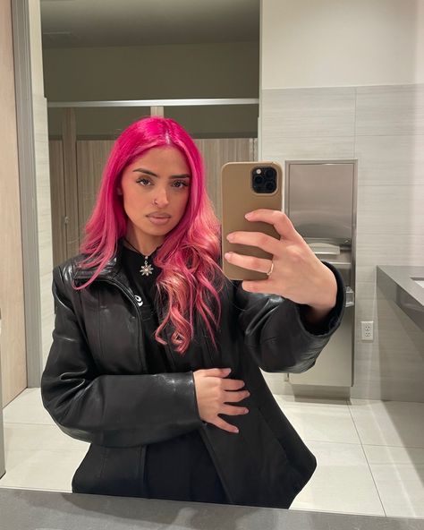 pink hair Hot Pink Hair With Dark Roots, Pink Hair On Black Hair, Pink Hair Tan Skin, Pink Hair Brown Skin, Pink Hair On Dark Skin, Pink And Ginger Hair, Pink Hair On Brown Skin, Strawberry Pink Hair, Strawberry Shortcake Hair