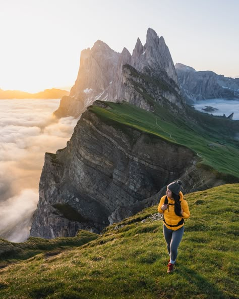 There is so much to see in the Dolomites—here are my top ten spots! #travel #Italy #Dolomites #hiking Dolomites Outfit Summer, Dolomites Photo Ideas, Dolminites Italy, Alta Via 1 Dolomites, Hiking Dolomites Italy, Hiking Italy, Dolomites Hiking, Italian Dolomites, Dolomites Italy