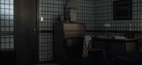 Steve's bedroom Steve Harrington Bedroom, Stranger Things Location, Club Hellfire, Harrington House, Dylan Lee, Posters On Wall Bedroom, Lee Evans, Beauty Collage, Dr House