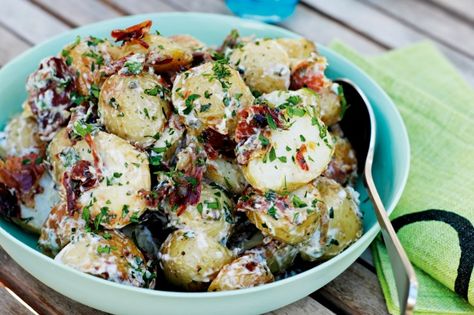 Yum Yum Salat, Best Potato Salad Recipe, Roasted Potato Salads, Christmas Salads, Christmas Lunch, How To Cook Potatoes, Potatoe Salad Recipe, Easy Salad Recipes, Christmas Cooking