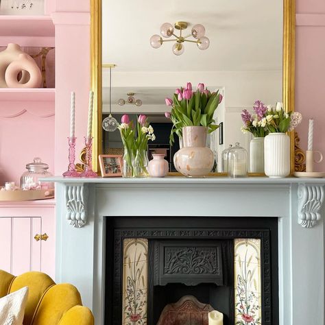 Pastel Fireplace, Pink Mantle, Cute Fireplace, Spring Mantel Decorating Ideas, Spring Mantle, Spring Mantel, Pastel Kitchen, Fireplace Mantel Decor, Dream Place