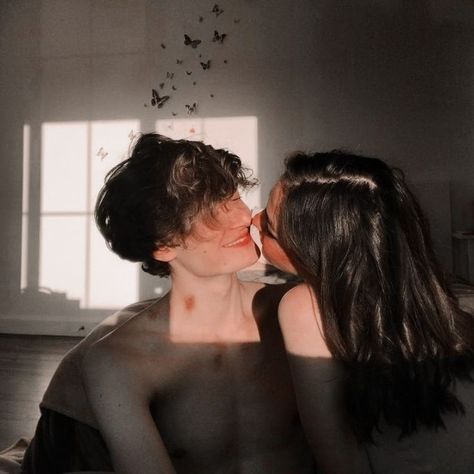 Ulzzang Couple, Couples Images, Cute Couples Photos, Relationship Goals Pictures, Couples Poses For Pictures, Cute Relationship Goals, Cute Love Couple, Two People, The Villain