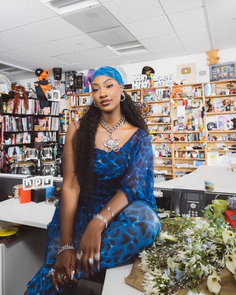 Checked out that new Tems NPR Tiny Desk Concert performance yet? Temsbaby Aesthetic, Tems Singer, Npr Tiny Desk, Black Women Artists, Tiny Desk Concert, Concert Performance, Tiny Desk, Black Femininity, Dark Skin Makeup