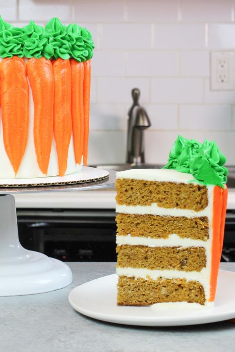 Moist Carrot Cake: Easy, One-Bowl Recipe - Chelsweets Southern Carrot Cake Recipe, Carrot Cake Frosting, Moist Carrot Cake, Cream Cheese Buttercream Frosting, Savory Baking, Carrot Cake Recipe Easy, Moist Carrot Cakes, Cream Cheese Buttercream, Frosting Tips