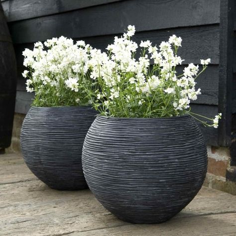 Ribbed Vase Ball Planter Large Garden Pots, Large Garden Planters, Large Outdoor Planters, Large Plant Pots, Garden Plant Pots, Garden Vases, Have Inspiration, Outdoor Pots, Outdoor Flowers