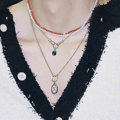 𝐓𝐚𝐞𝐡𝐲𝐮𝐧𝐠 Taehyung Necklace, Bts Accessories, Bts Bracelet, Army Accessories, Incheon Airport, Green Necklace, Incheon, Kim Taehyung, Bts