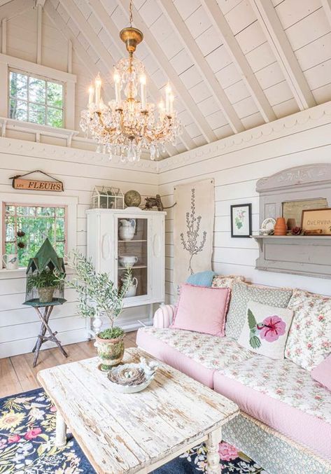 Shed Room, She Shed Interior, Tiny House Village, Shed Interior, Little Cottages, Home Gardens, Cottage Vintage, Cottage Inspiration, Dream Cottage