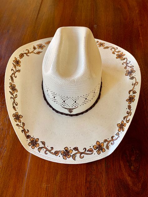 Cowboy Hat Painting Ideas, Hand Painted Cowboy Hats, Painted Cowgirl Hats, Cowboy Hat Decorations Ideas, Painted Cowboy Hats, Burnt Hats, Cowboy Hat Design, Diy Hats, Custom Cowboy Hats