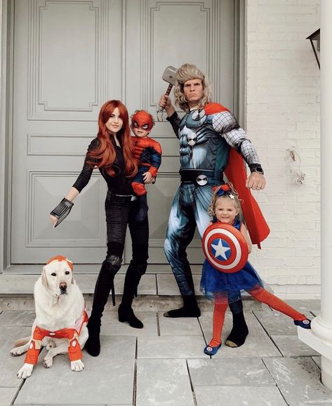 Avenger Family Costumes, Spider Man And Iron Man, Family Halloween Costumes With Kids, Superhero Family Costumes, Jafar Costume, Black Widow Captain America, Best Family Halloween Costumes, Disney Family Costumes, Marvel Halloween Costumes