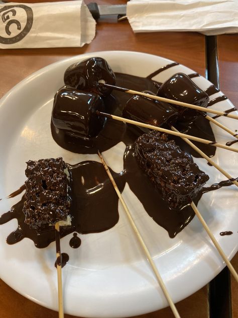 Golden Corral greatness #food #meal #foods #healthyfood #keto Golden Corral, Fast Food Places, Food Spot, Food Cravings, Caramel Apples, Chocolate Fondue, Nom Nom, Caramel, Healthy Recipes