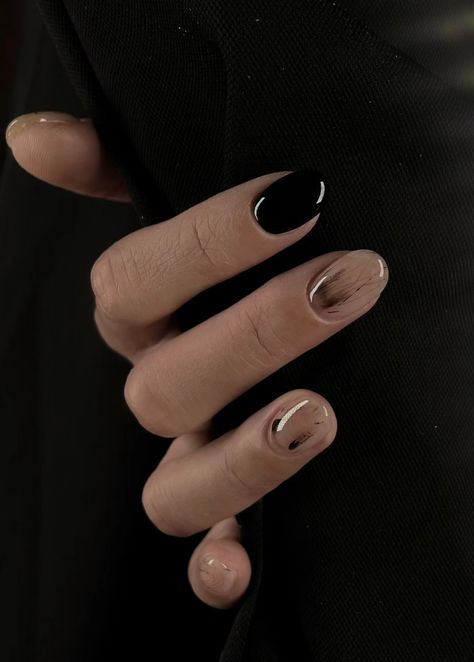 Short Gel Nails Korean, Short Black Nail Art, Summer Dark Nails, Minimalistic Nails Design, Nail Designs On Short Nails, Dark Nail, Minimal Nails Art, Witchy Nails, Mens Nails