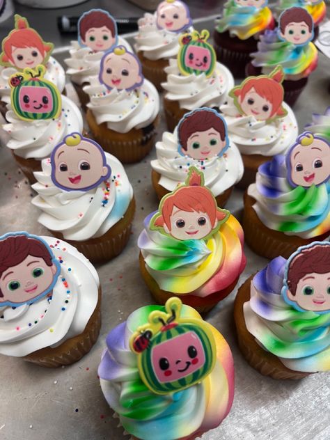 Coco Melon Cupcake Ideas, Cocomelon Cake And Cupcakes, Cupcake Cocomelon, Cocomelon Birthday Cupcakes, Cocomelon Theme Cupcakes, Cocomelon Cupcake Ideas, Cocomelon Theme, Cocomelon Cakepops, Cocomelon Treats Ideas