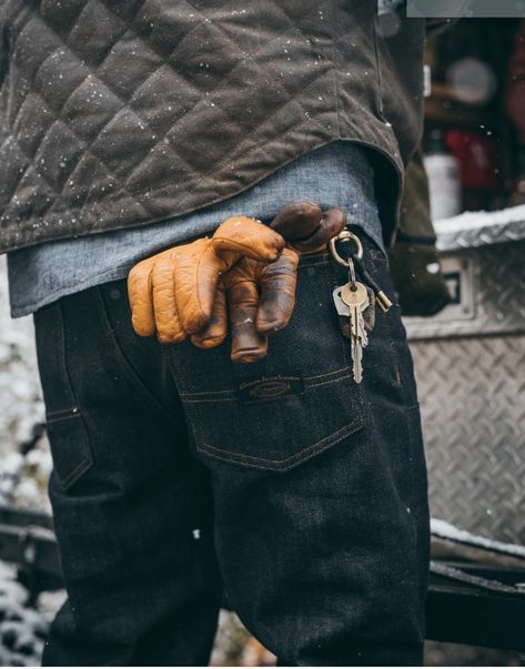 Mens Clothing Styles Rugged, Lumberjack Aesthetic, Outdoorsmen Style, Tough Clothes, Mens Outdoor Clothing, Work Jeans, Mens Fashion Rugged, Long Island Ny, Bike Style