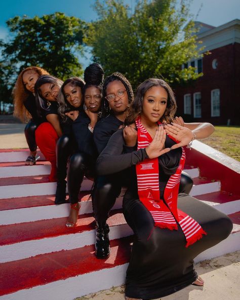 Dst Photoshoot Ideas, Delta Aesthetic, D9 Sorority, First Day Out Delta Sigma Theta, Dst Reaction Post, Dst Graduation Pictures, Delta Sigma Theta Aesthetic, Dst Photoshoot, Delta Graduation Pictures