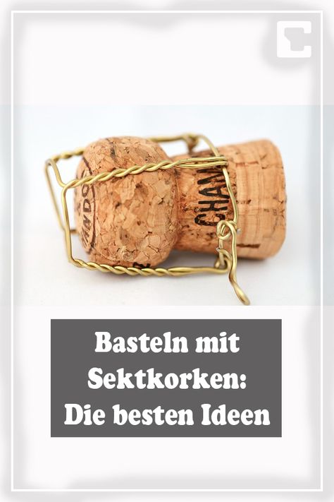 Sektkorken müssen nicht immer gleich im Müll landen, denn Sie können auch etwas Tolles daraus basteln. Wir zeigen Ihnen die besten Ideen für das Basteln mit Sektkorken. #sektkorken #korken #basteln #müll #umewelt #umweltfreundlich #ideen #tipps #tricks #selfmade #handwerk Diy Gifts Videos, Cork Ideas, Cork Diy, Christmas Potpourri, Orange Garland, Diy Gift Wrapping, Black House Exterior, Elf On The Shelf Ideas, Christmas Decorations Rustic