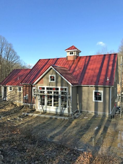 Small Barn Home The Downing Looks Spectacular! – Yankee Barn Homes Small Barn Home, Different Lifestyles, Yankee Barn Homes, Small Barns, Barn Homes Floor Plans, Pretty Homes, Small Barn, Gorgeous Houses, Barn Homes