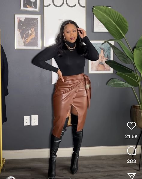 Brown Leather Skirt Outfit Winter, Leather Shoes Outfit, Brown Leather Skirt Outfit, Leather Skirt Outfit Winter, Faux Leather Skirt Outfit, Leather Pencil Skirt Outfit, Plus Size Going Out Outfits, Leather Mini Skirt Outfit, London Outfits