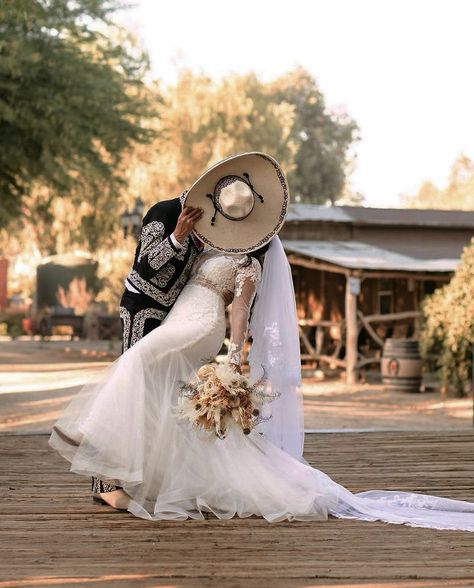 Charro Wedding Dress, Ranchero Wedding, Charro Wedding Ideas, Vaquero Wedding, Mariachi Wedding, Relashionship Goals, Rancho Wedding, Traditional Mexican Wedding, Charro Wedding