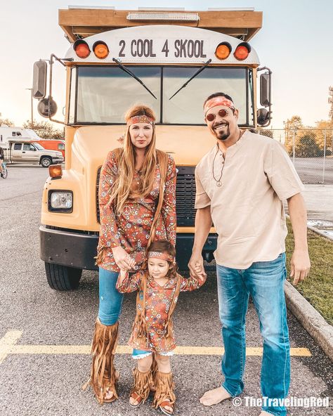 Circus Family Costume, Adams Family Halloween, Girl Halloween Costume Ideas, Costume Family, Giraffe Costume, Penguin Costume, Halloween Costumes For Family, Girl Halloween Costume, Yellow School Bus