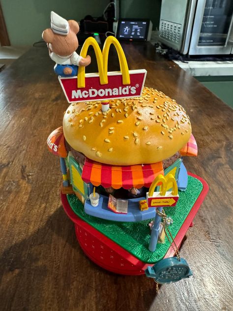 This is a 1991 Rare McDonalds Food Folks and Fun Action Musical IOB. In Original Box. It measures approx. 8 inches tall. It plays "It's a Good Time For a Great Taste". It is in good condition with normal age wear. Box shows a little wear, but not real bad. Please check all photo's before you purchase. This is rare and harder to find. It rotates good and the music plays great too. Buy as is no returns. Any questions please ask before you purchase. I also insure all of my packages to make sure that they arrive to you safely.  I ship to the USA . No International Shipping. Thanks for looking 2000s Food, Mcdonalds Food, Childhood Food, Mcdonald's Toys, Mcdonalds Toys, Baby Handprint, Music Boxes, Nintendo Nes, Childhood Toys