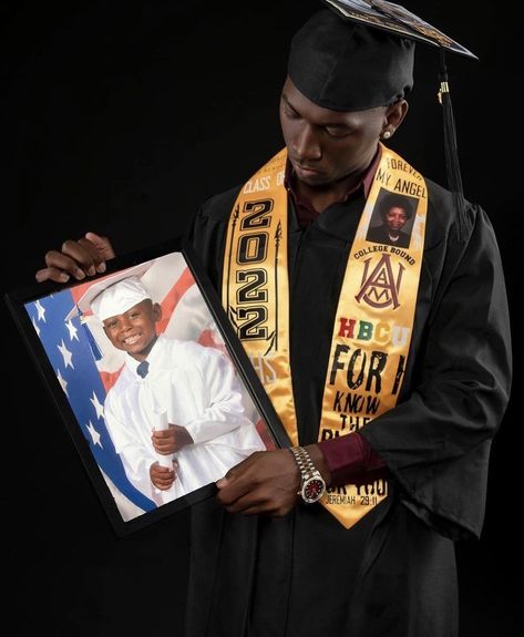 Black Men Graduation Outfits, Graduation Pic Ideas For Boys, Graduation Pictures High School Boys, Senior Picture Ideas For Black Guys, Cap And Gown Senior Pictures For Guys, Boys Graduation Pictures, Senior Pictures Outfits Boys, Graduation Pictures For Boys, Boy Graduation Pictures