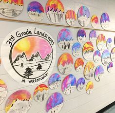 In the Art Room: Top Ten Favorite Winter Art Lessons! | Cassie Stephens | Bloglovin’ Art Project 3rd Grade, Christmas Art Toddlers, Christmas Art Simple, Christmas Art Drawing, Christmas Art Kids, Simple Christmas Art, Third Grade Art Projects, Christmas Art Painting, Kids Christmas Art