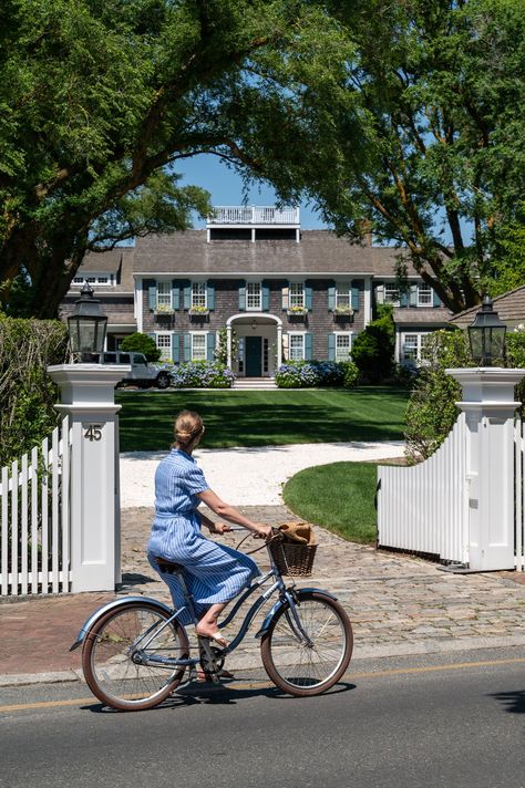 New England Summer Aesthetic, Summer Hamptons, Sailor Aesthetic, Nantucket Aesthetic, Nantucket Hotels, East Coast Aesthetic, Brant Point Lighthouse, Country Club Aesthetic, Stacie Flinner