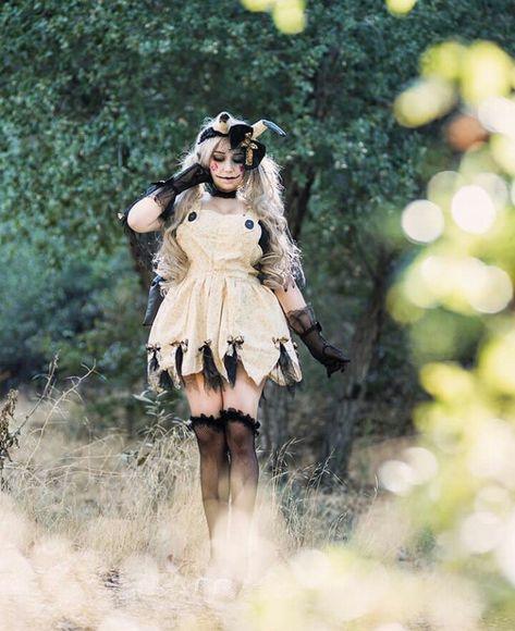 Mimikyu Mimikyu Outfit, Mimikyu Makeup, Mimikyu Gijinka, Pokemon Photoshoot, Mimikyu Costume, Mimikyu Cosplay, Cosplay Design, Cosplay Inspo, 2024 Halloween