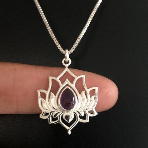 Egyptian Accessories, Flower Jewelry Designs, Buddhist Jewellery, February Birthstone Jewelry, Pendant Minimalist, Silver Model, Lotus Jewelry, Lotus Necklace, Natural Gemstone Necklace