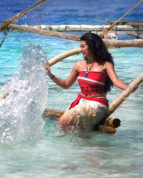 Amazing MOANA cosplay Disney Cosplay Ideas, Moana Cosplay, Disney Face Characters, Princess Cosplay, Disney Moana, Disney Cosplay, Face Characters, Pinturas Disney, Amazing Cosplay