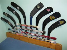 Hockey Themed Room, Hockey Stick Furniture, Hockey Stick Crafts, Hockey Room Decor, Stick Furniture, Stick Projects, Hockey Diy, Hockey Crafts, Bedroom Fun