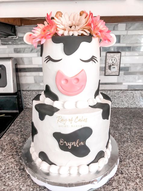 2 tier cow cake flowers Two Tier Cow Cake, Pink Cow Cake Ideas, Holstein Cow Cake, Cow Cake With Flowers, 2 Tier Cow Cake, Cow Birthday Party Cake, Fluffy Cow Birthday Party, Cow Print Cakes Birthday, Cow Cakes Ideas