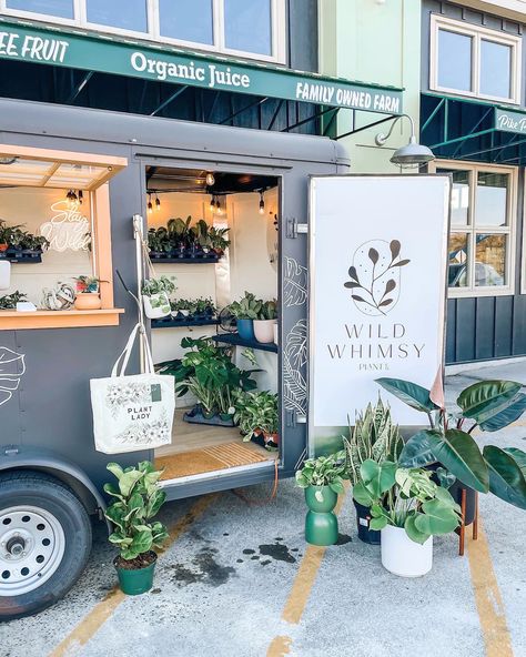 Small Business Plant Shop, Plant Trailer Ideas, Plant Nursery Display Ideas, Mobile Plant Truck, Mobile Plant Shop Trailer, Plant Truck Business, Pop Up Plant Shop, Mobile Gift Shop, Flower Cart Business