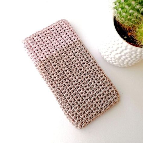 Crochet Phone Case Tutorial, Crochet Phone Case Pattern Free, Crochet Mobile Pouch, Crochet Phone Case, Phone Bag Crochet, Pouch Ideas, Phone Case Pattern, Crochet Phone Cases, Crochet Mobile